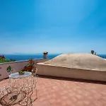 Dom wakacyjny Paradiso With Incredible Sea View By Wonder Tour *
