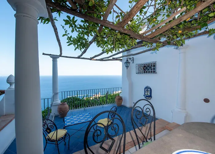 Paradiso With Incredible Sea View By Wonder Tour